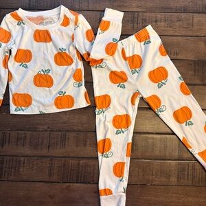Pumpkin Print Pajama Set - Tahari - 4T